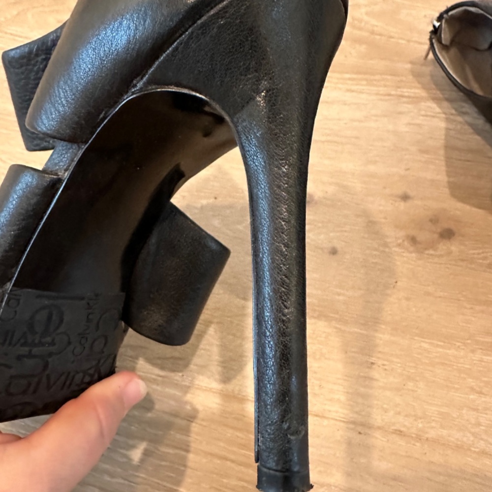 Calvin Klein black leather high heel platform shoes - size 8 - Picture 7 of 9
